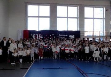 „Szkoła do hymnu”