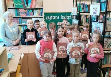 Wizyta pierwszoklasistów w bibliotece