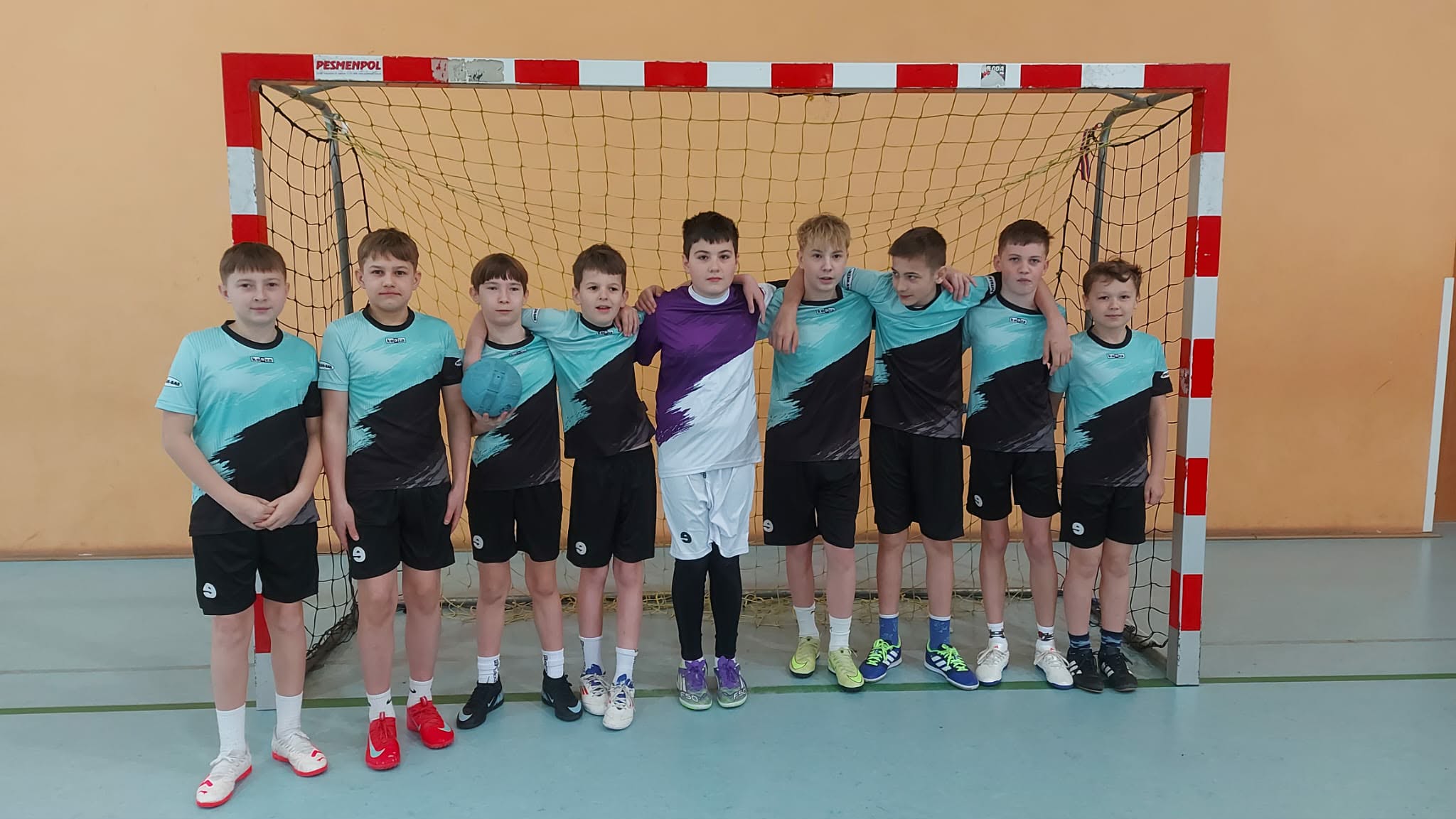 ZAWODY POWIATOWE Z PIŁKI RĘCZNEJ