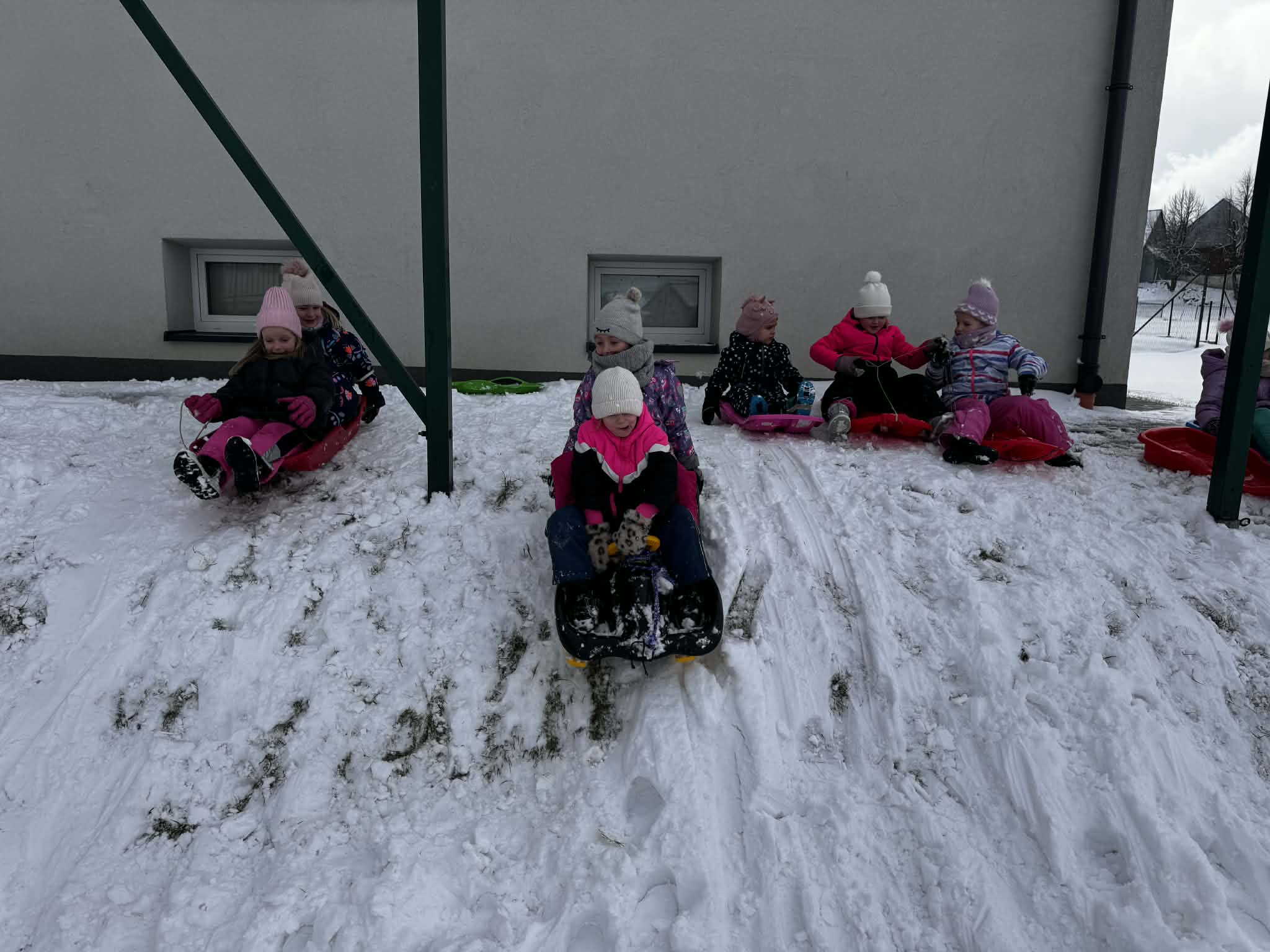 Zimowe zabawy na śniegu