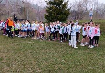 SUKCESY INDYWIDUALNE I DRUŻYNOWE W BIEGACH PRZEŁAJOWYCH